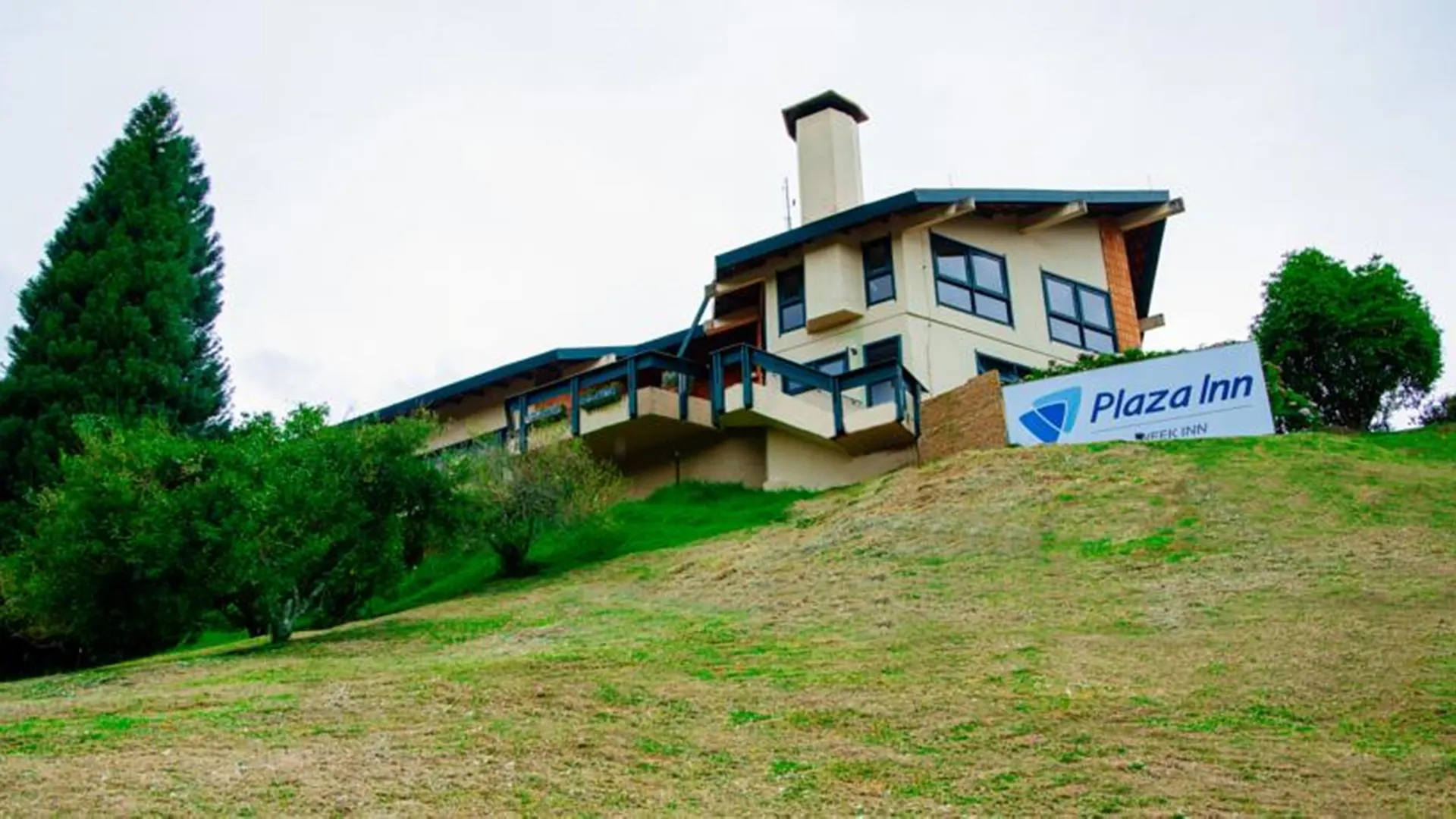 ** Hotel Plaza Inn Week Inn Campos do Jordão Brasil